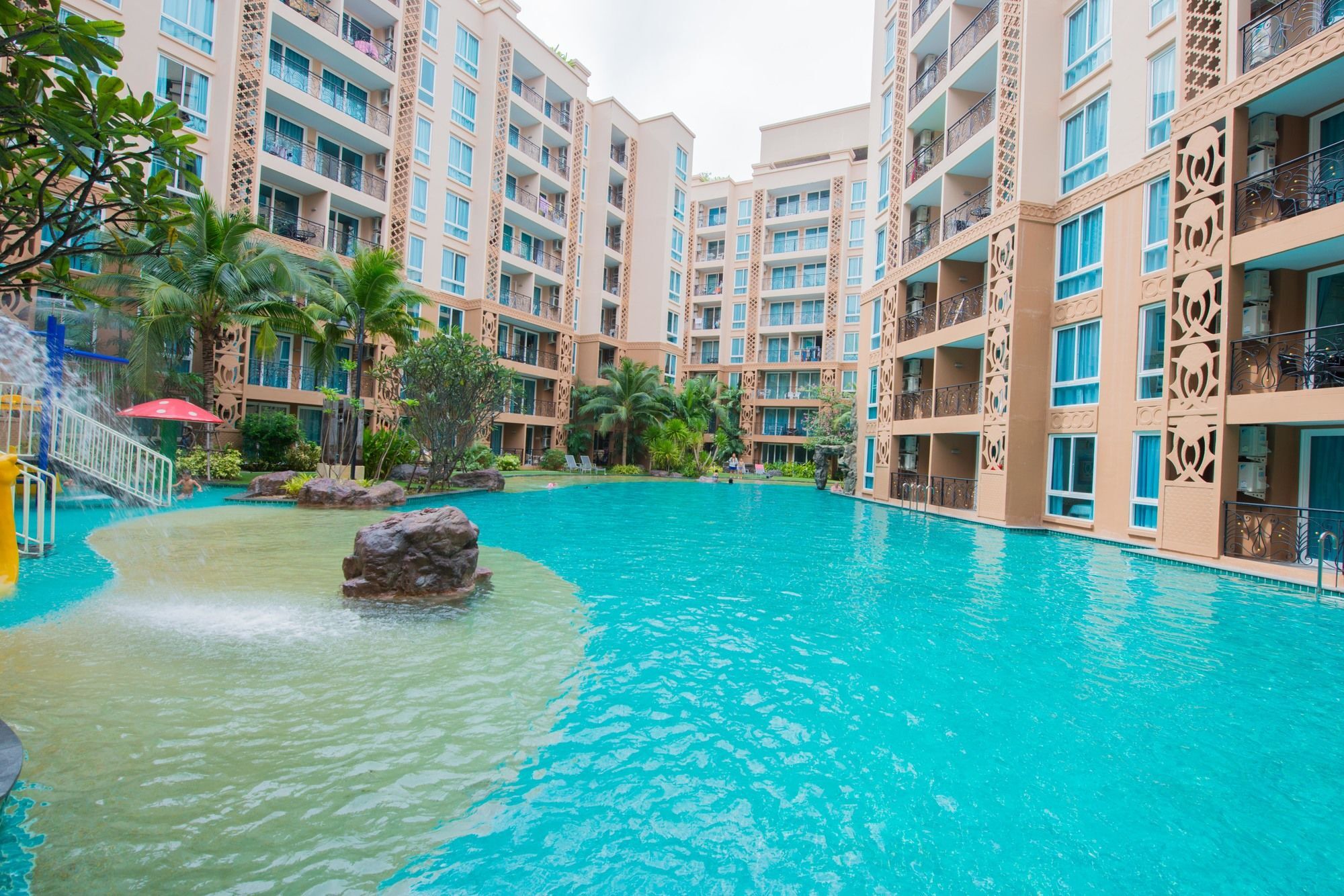 Atlantis Pattaya High Service Pantai Jomtien Bagian luar foto