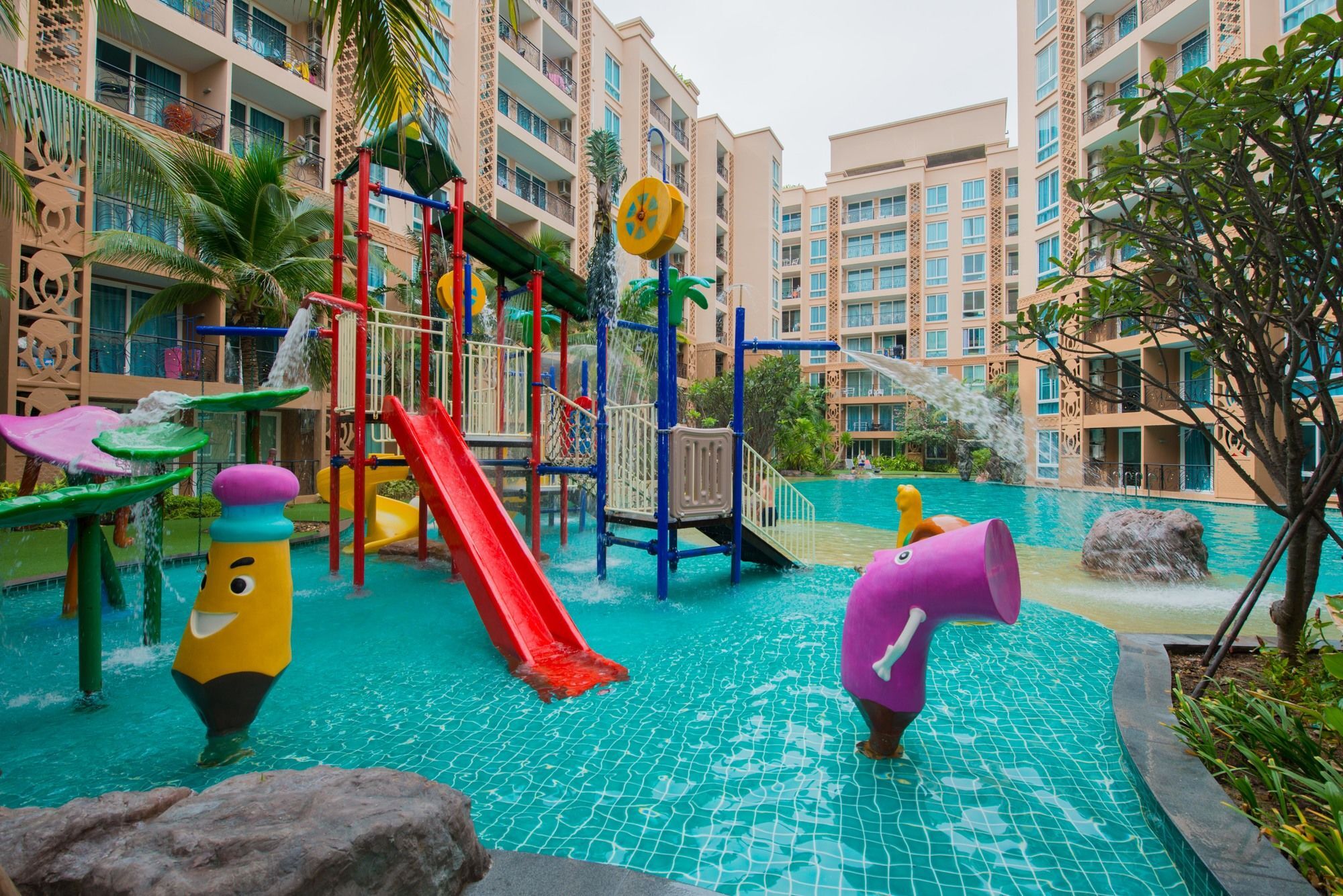 Atlantis Pattaya High Service Pantai Jomtien Bagian luar foto