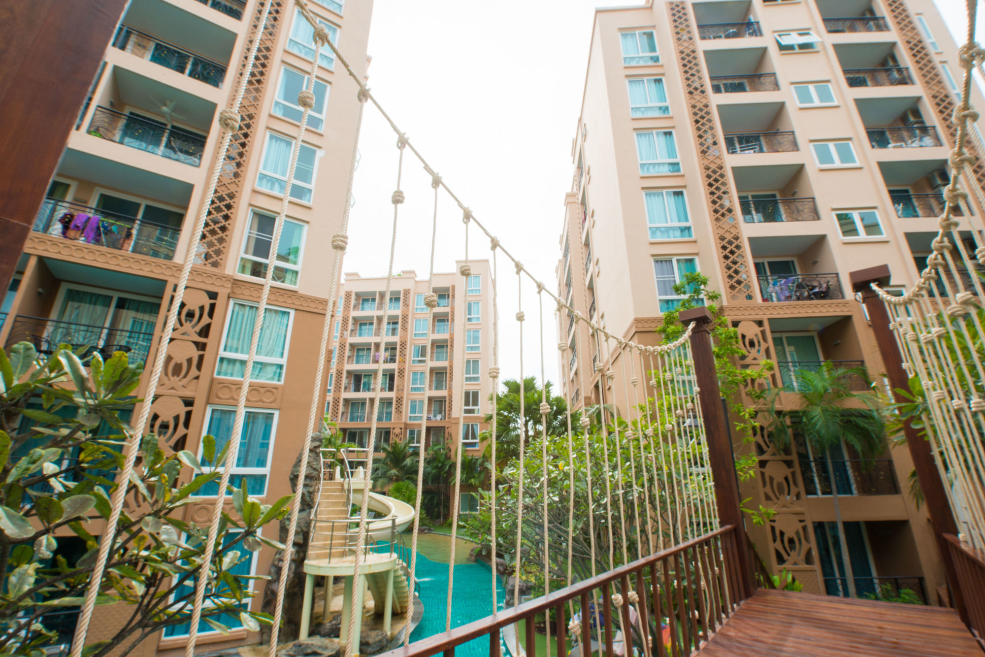 Atlantis Pattaya High Service Pantai Jomtien Bagian luar foto