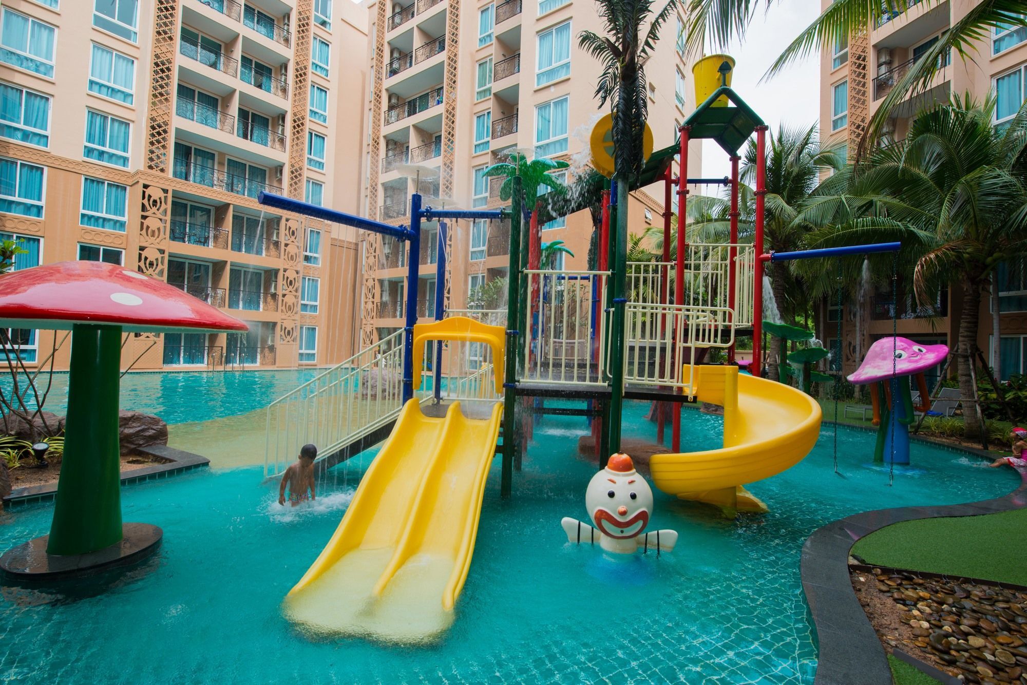 Atlantis Pattaya High Service Pantai Jomtien Bagian luar foto