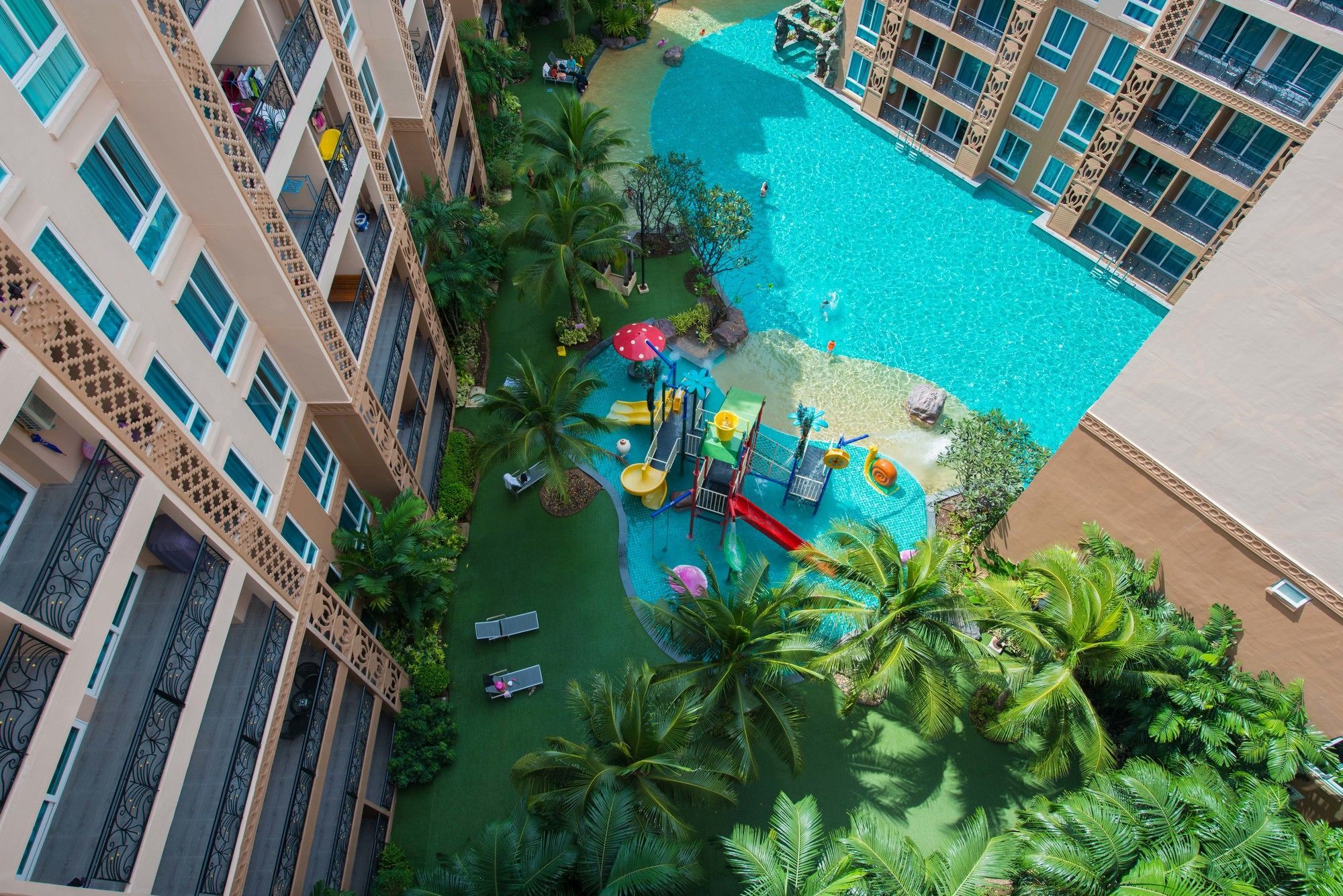 Atlantis Pattaya High Service Pantai Jomtien Bagian luar foto